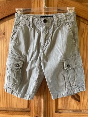 Men's American Eagle Classic gray long cargo shorts size 28